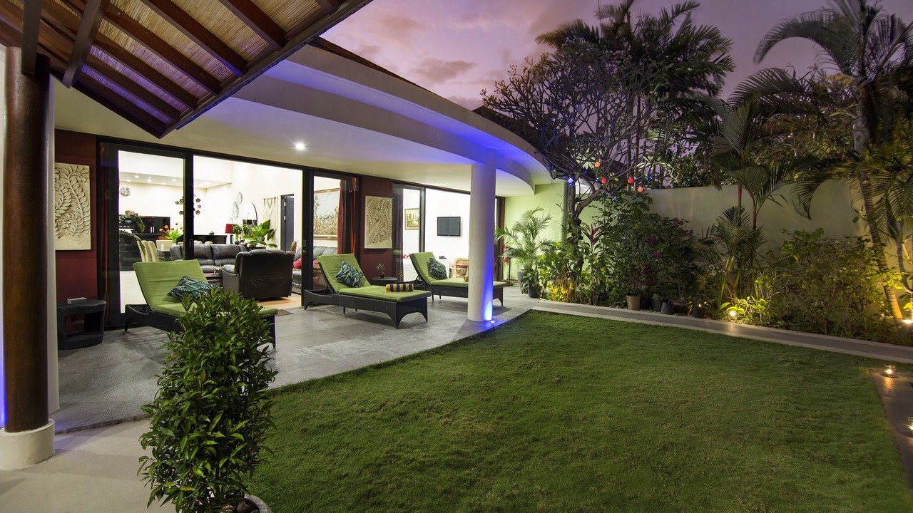 Photo of Patio Balcony in Sunset Road