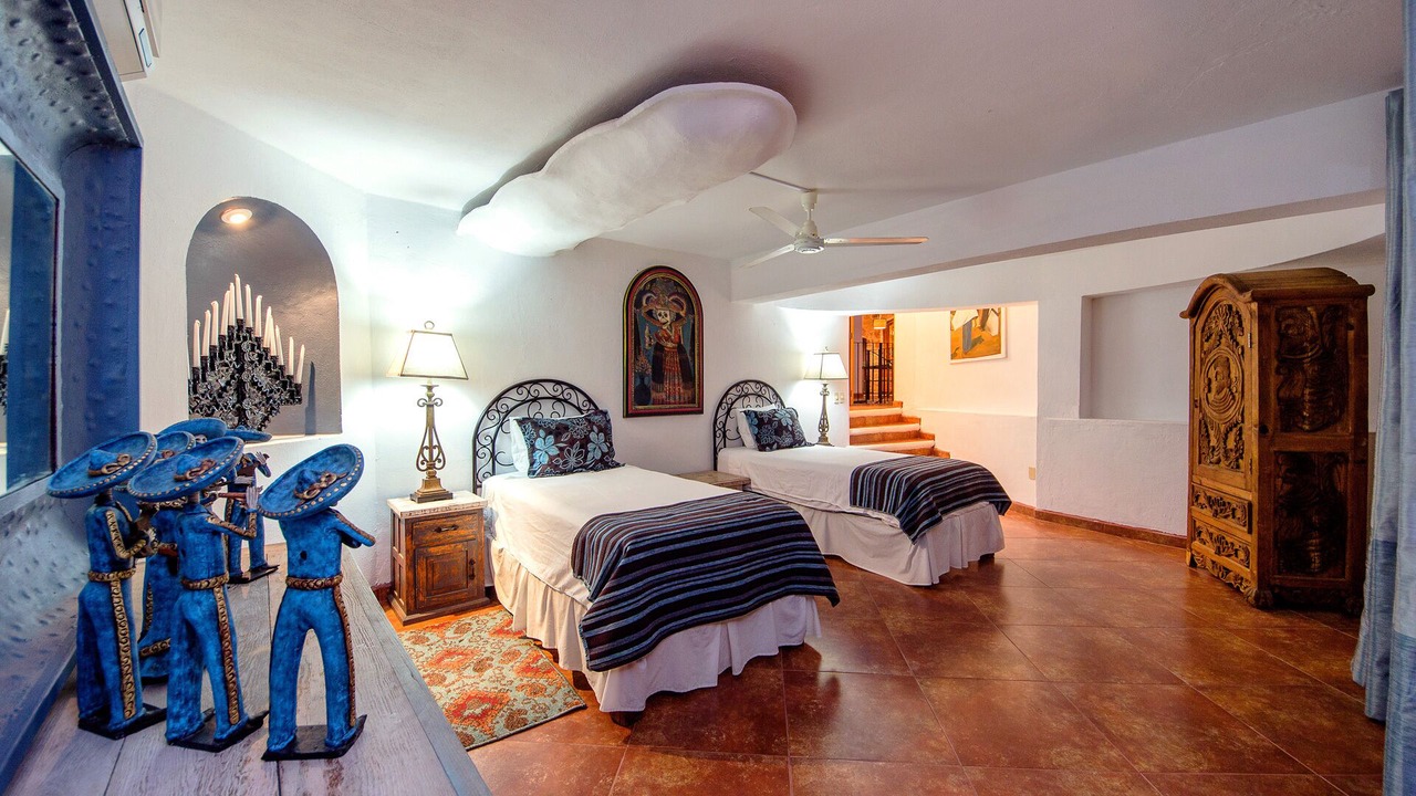 Photo of Bedroom in South Shore Hotel Area