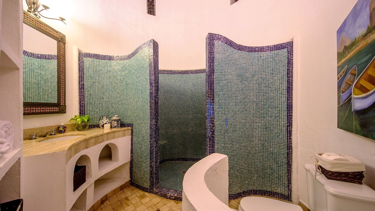 Photo of Bathroom in South Shore Hotel Area