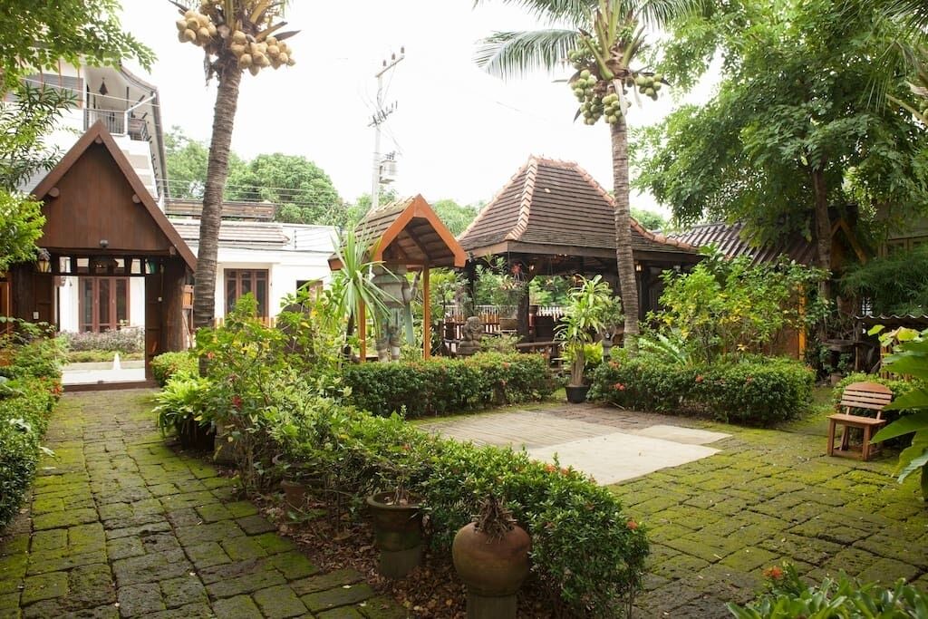Photo of Outdoor in Wua Lai