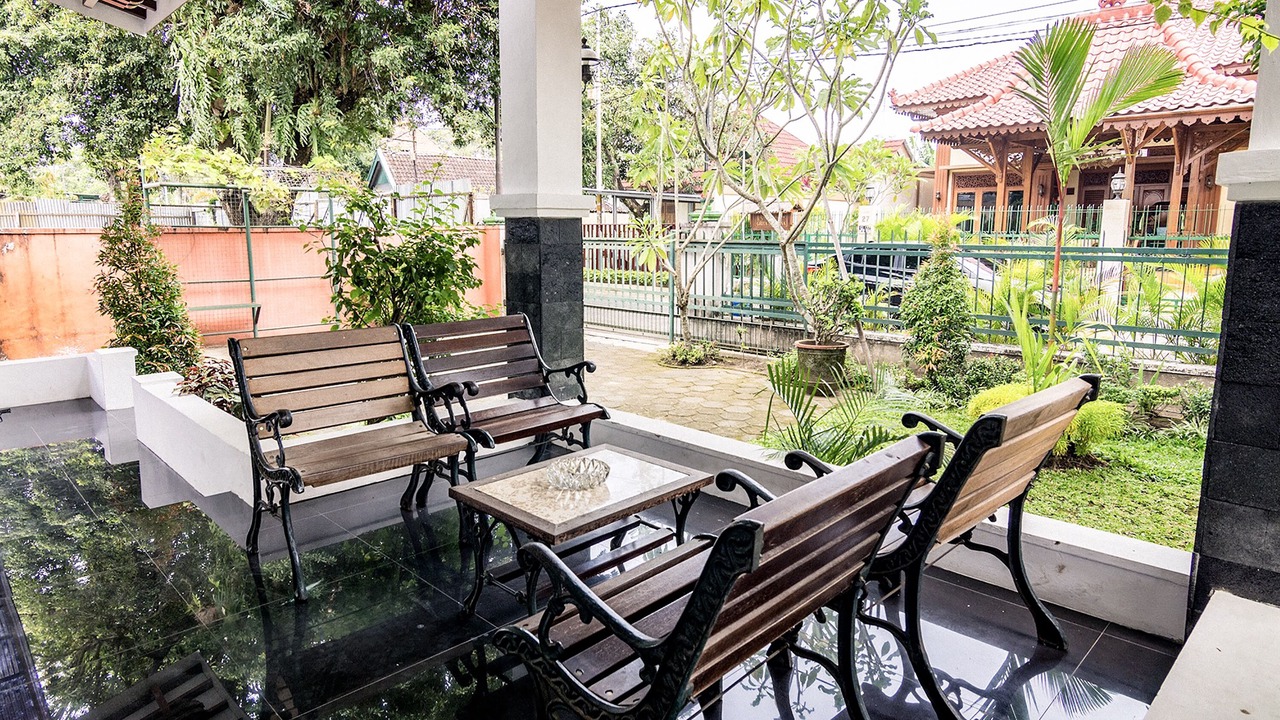 Photo of Patio Balcony in Central Yogyakarta