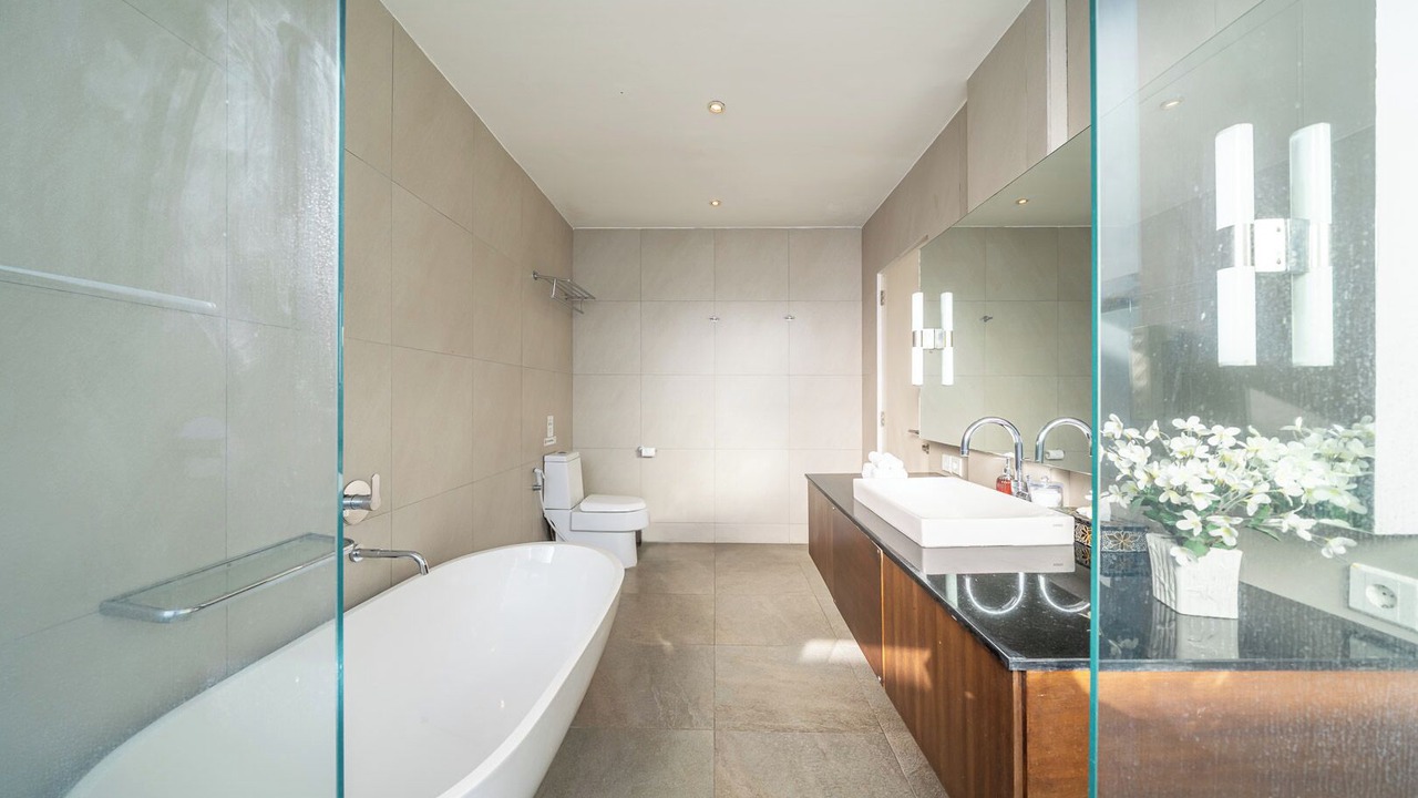 Photo of Bathroom in Petitenget