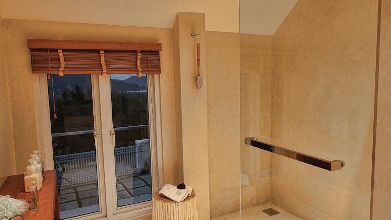 Photo of Bathroom in Laem Set
