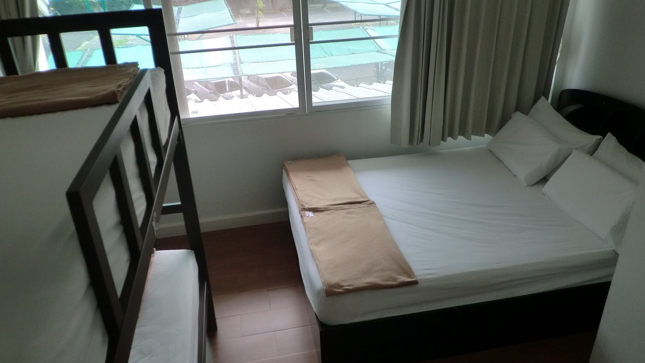 Photo of Bedroom in Samsen Nai