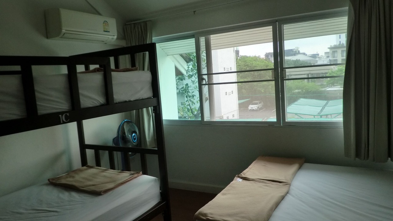 Photo of Bedroom in Samsen Nai
