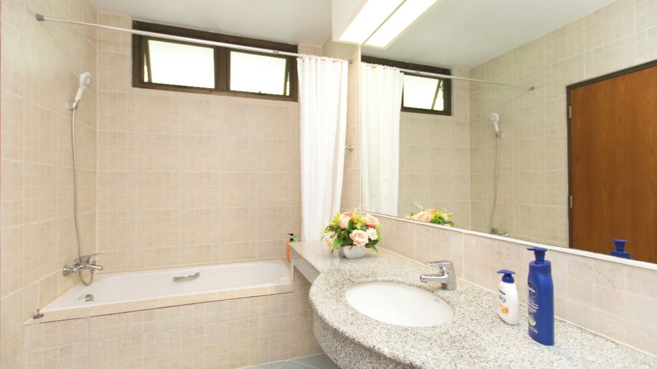 Photo of Bathroom in Thung Maha Mek