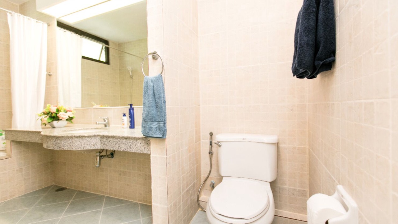 Photo of Bathroom in Thung Maha Mek