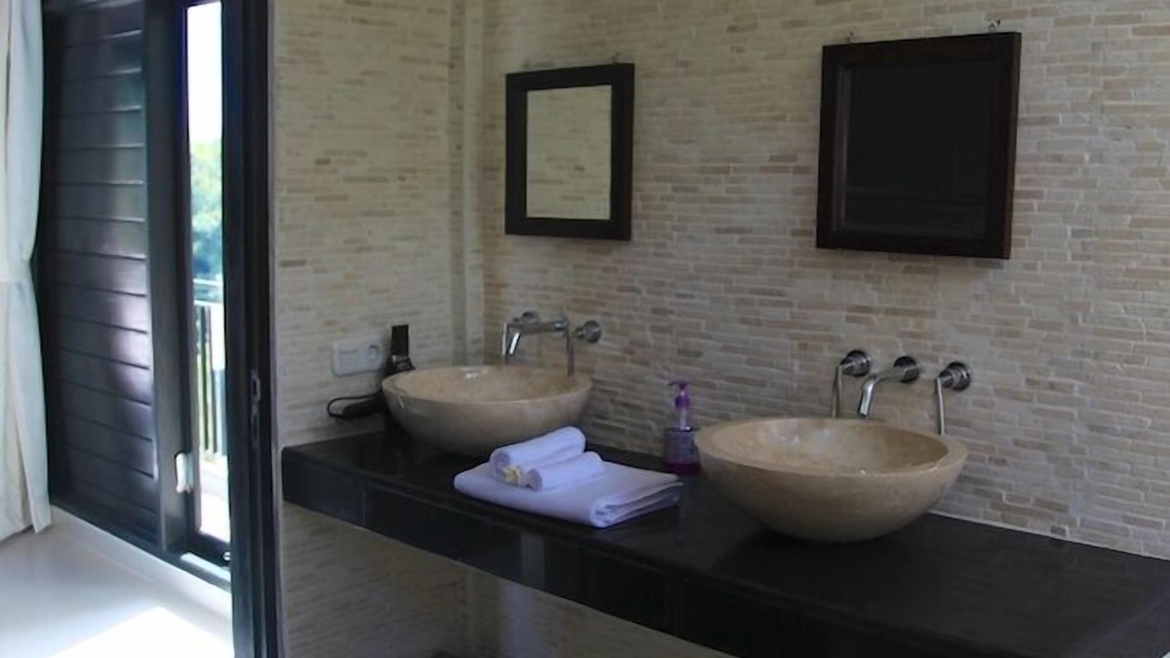 Photo of Bathroom in Temukus