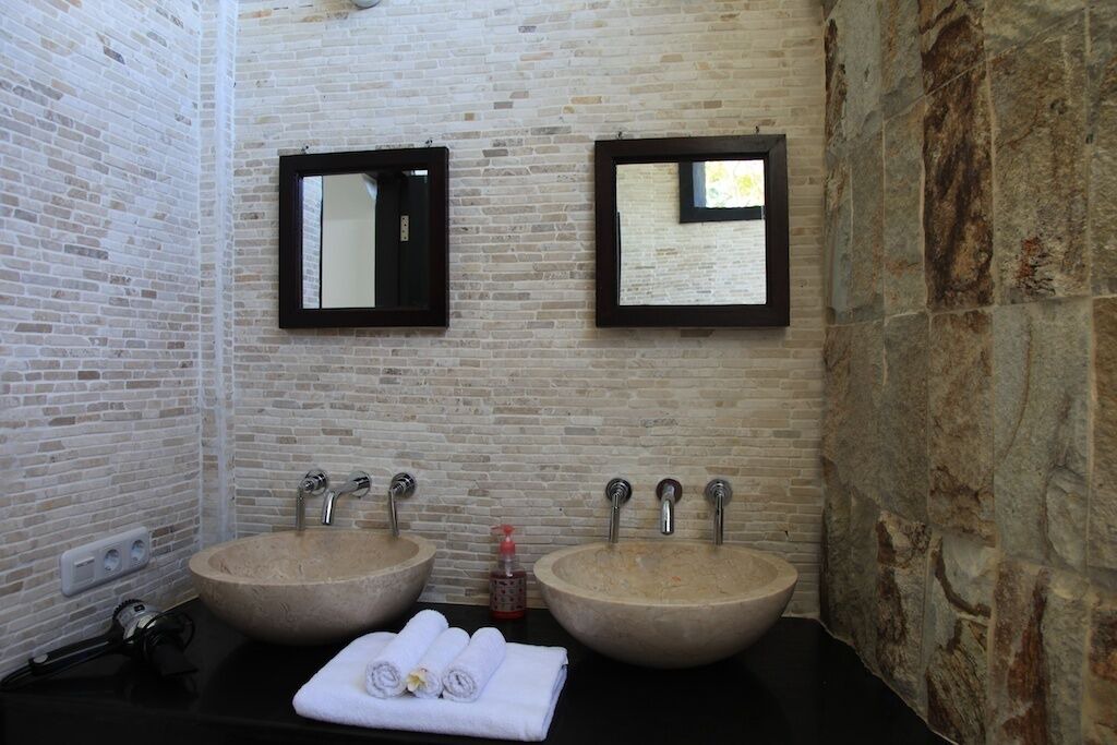 Photo of Bathroom in Temukus