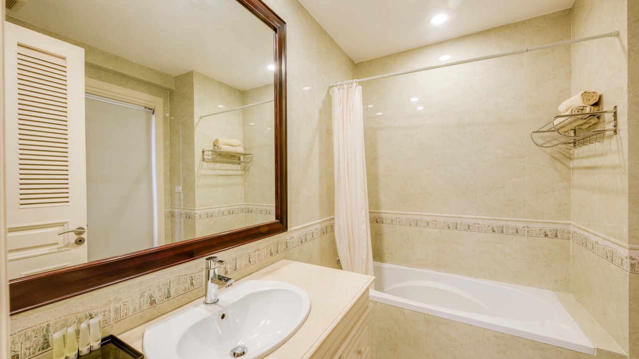 Photo of Bathroom in Tuol Kouk