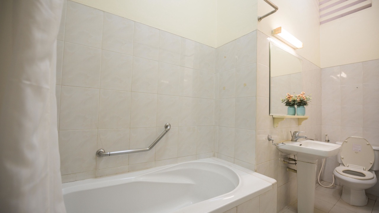 Photo of Bathroom in Tuol Kouk