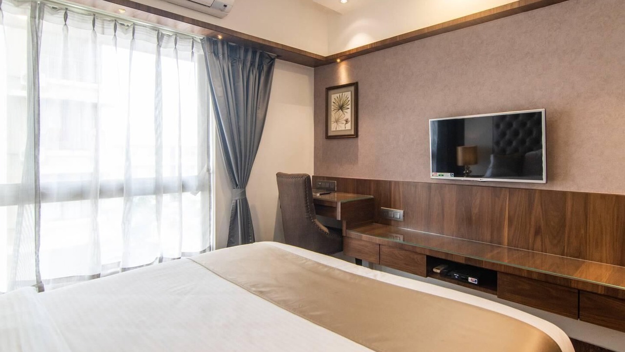 Photo of Bedroom in Prabhadevi