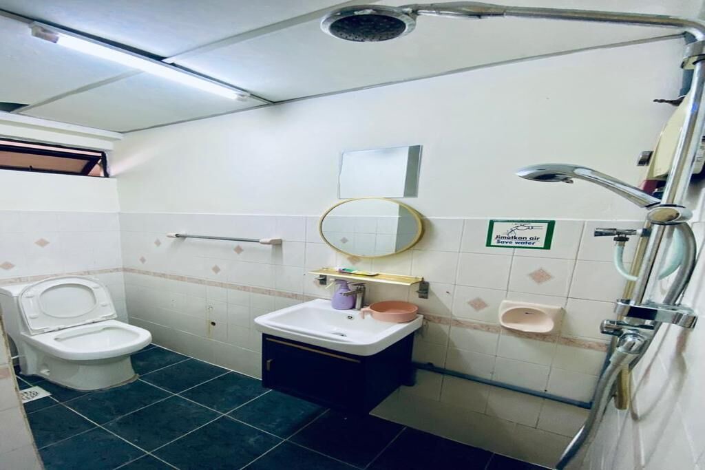 Photo of Bathroom in Bandar Tun Razak