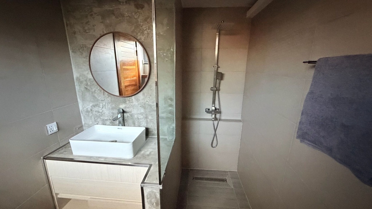 Photo of Bathroom in Daun Penh