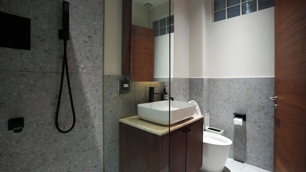 Photo of Bathroom in Daun Penh
