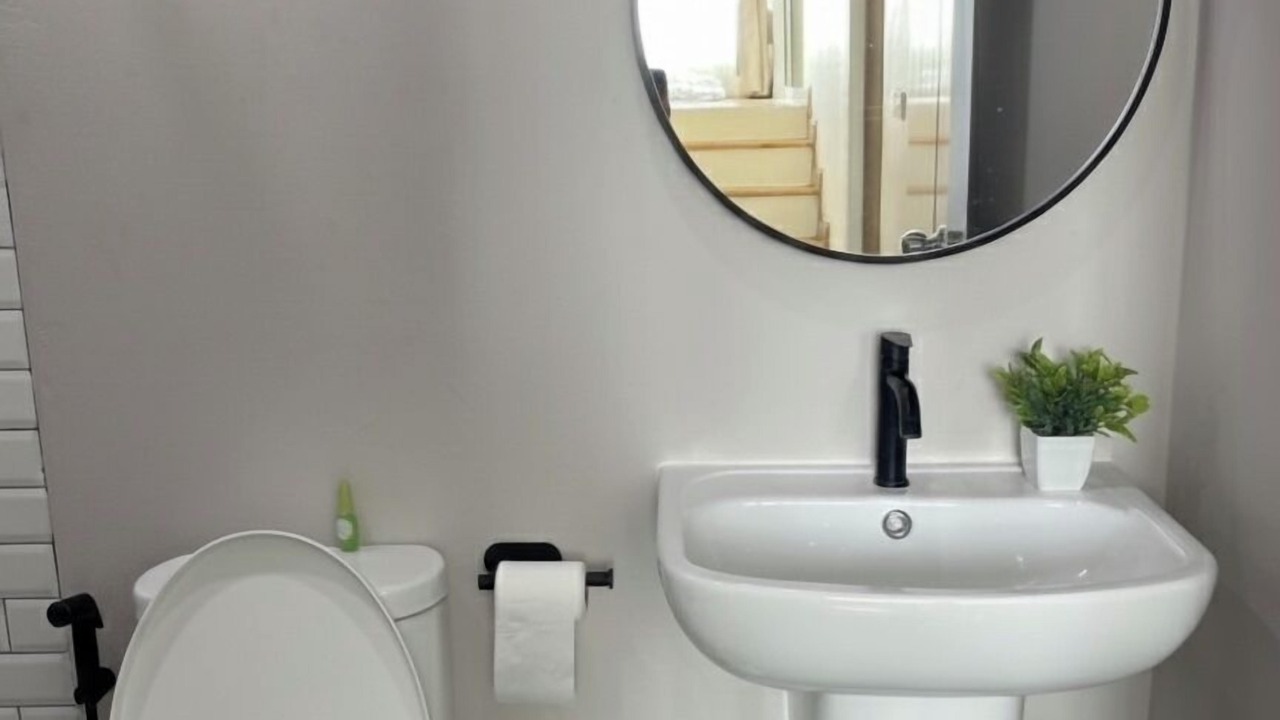 Photo of Bathroom in Wat Ket