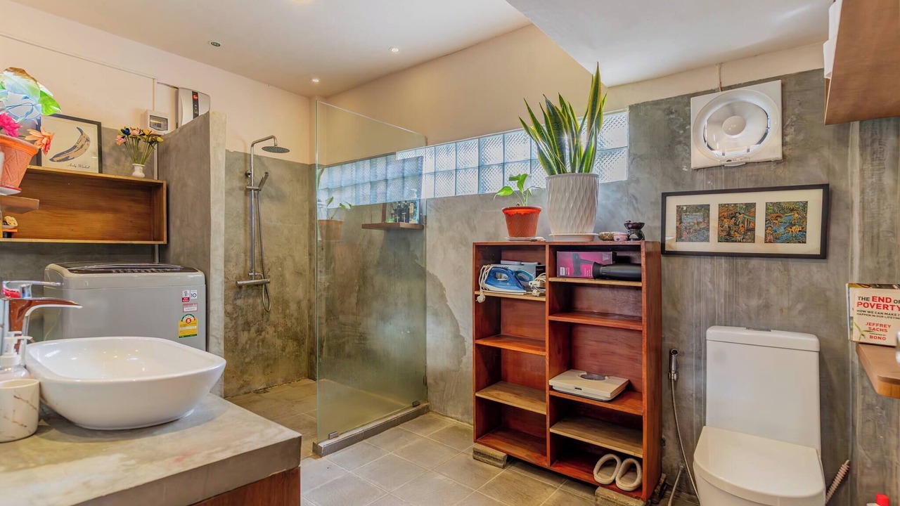 Photo of Bathroom in Chamkar Mon