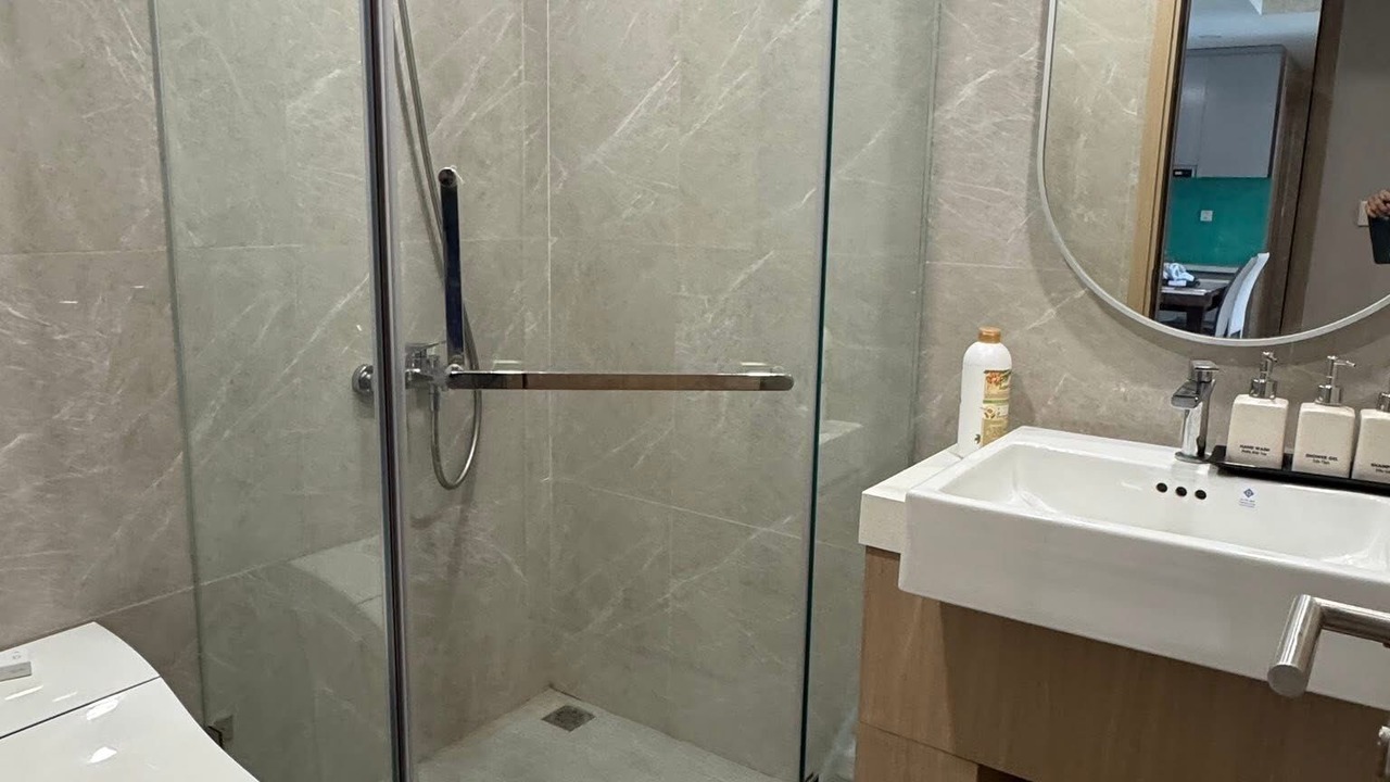 Photo of Bathroom in District 9