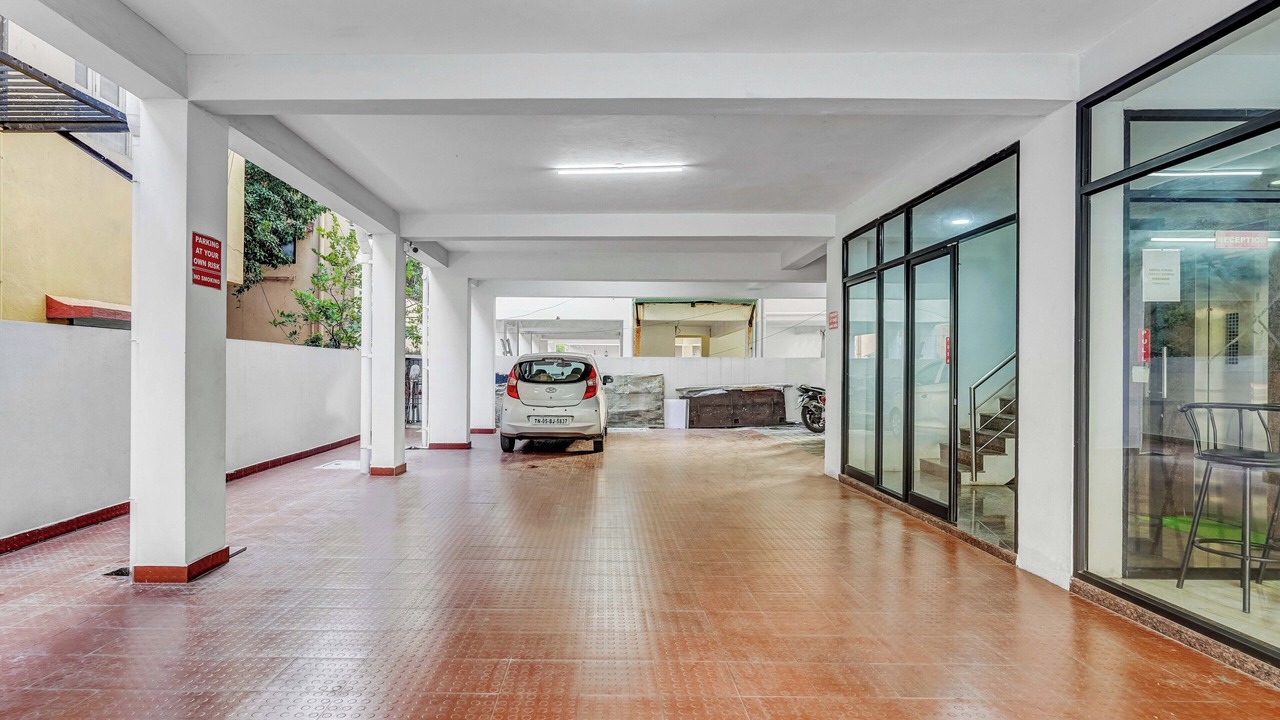 Photo of Livingroom in Mylapore Tiruvallikk