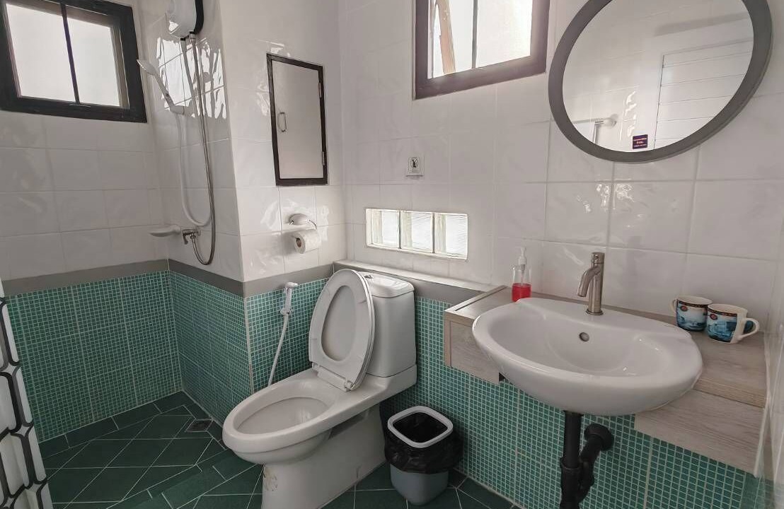 Photo of Bathroom in Pom Prap