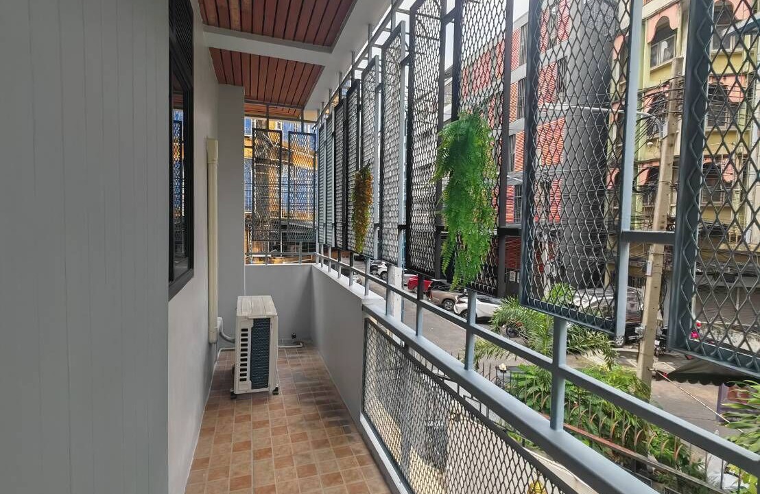 Photo of Patio Balcony in Pom Prap