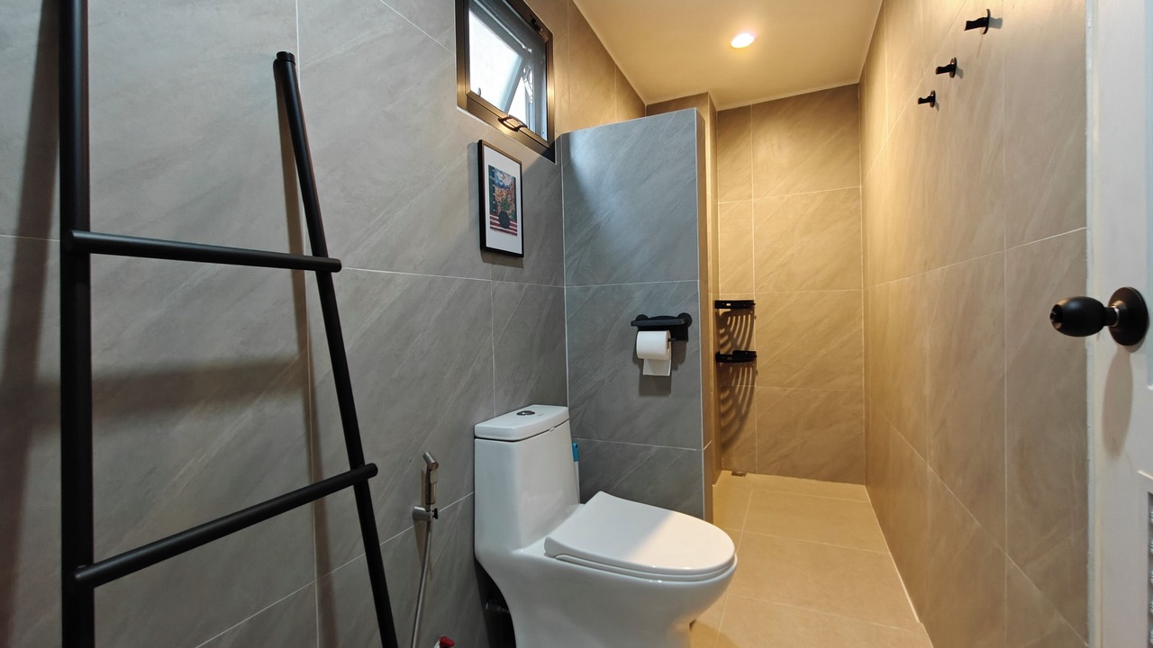 Photo of Bathroom in Khlong Tan Nuea