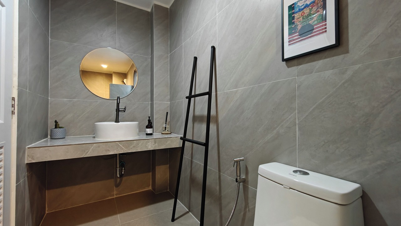 Photo of Bathroom in Khlong Tan Nuea
