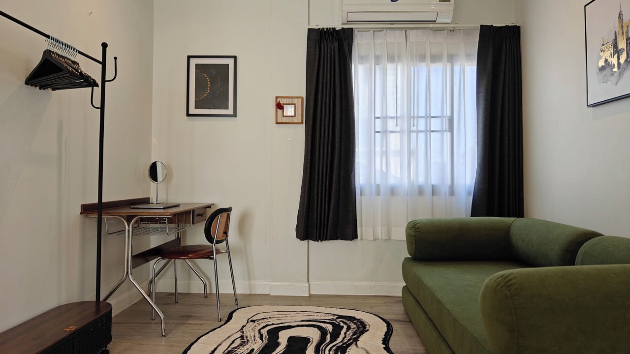 Photo of Livingroom in Khlong Tan Nuea