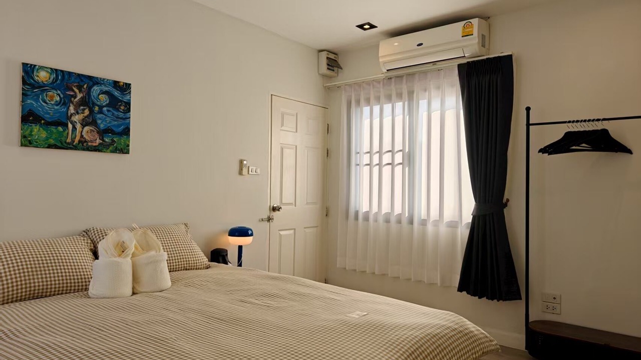 Photo of Bedroom in Khlong Tan Nuea