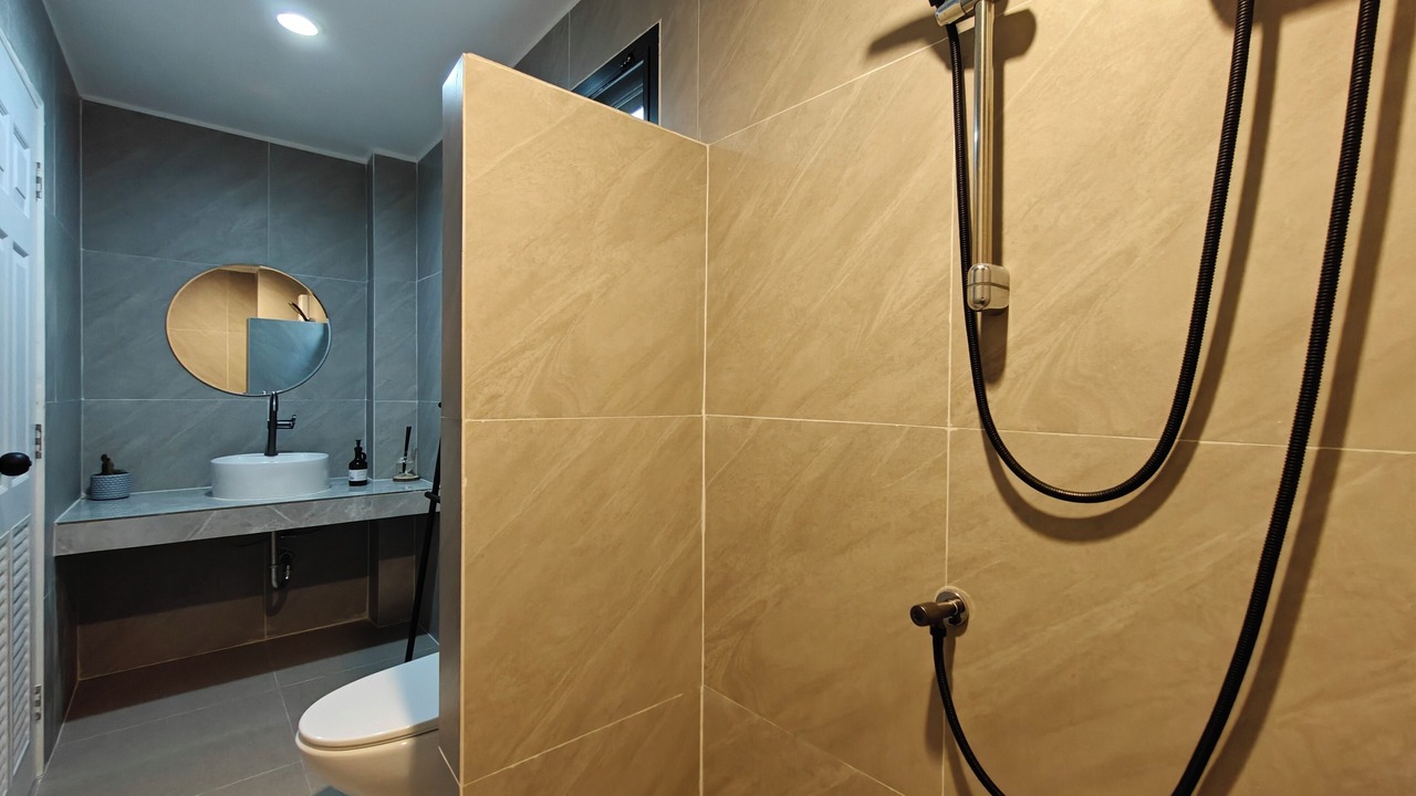 Photo of Bathroom in Khlong Tan Nuea