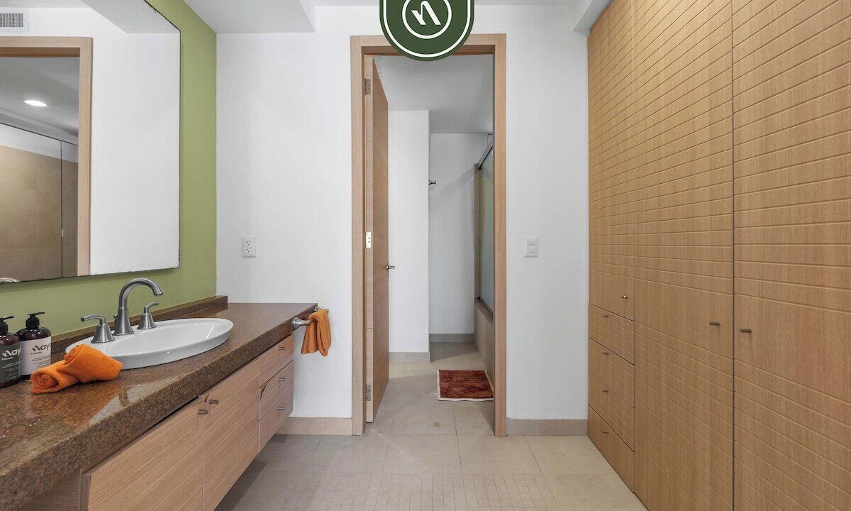Photo of Bathroom in Flamingos