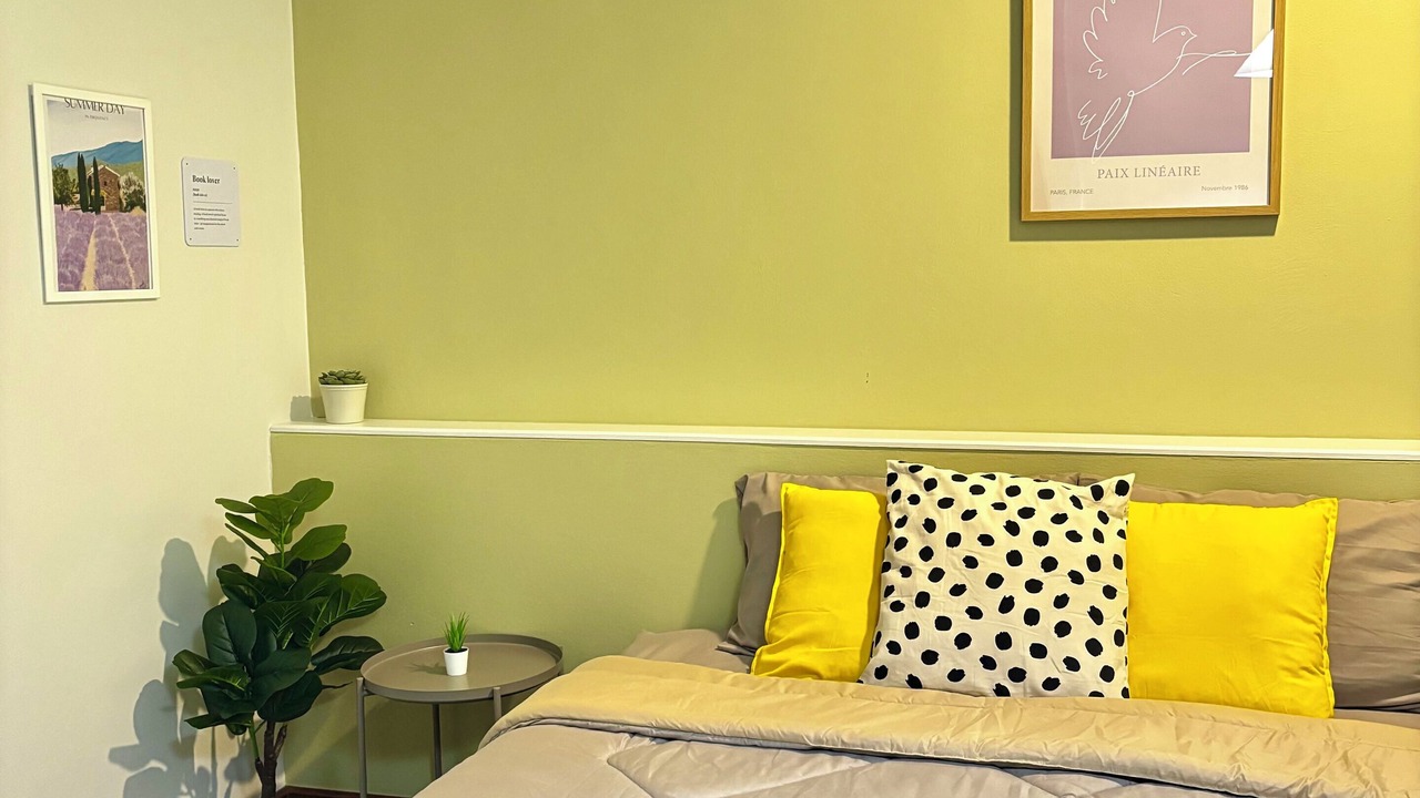Photo of Bedroom in Khanna Yao