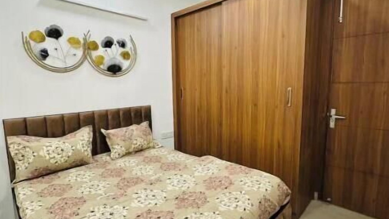 Photo of Bedroom in Delhi Cantonment