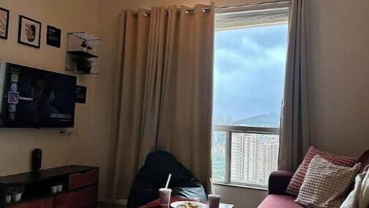 Photo of Livingroom in Thane West