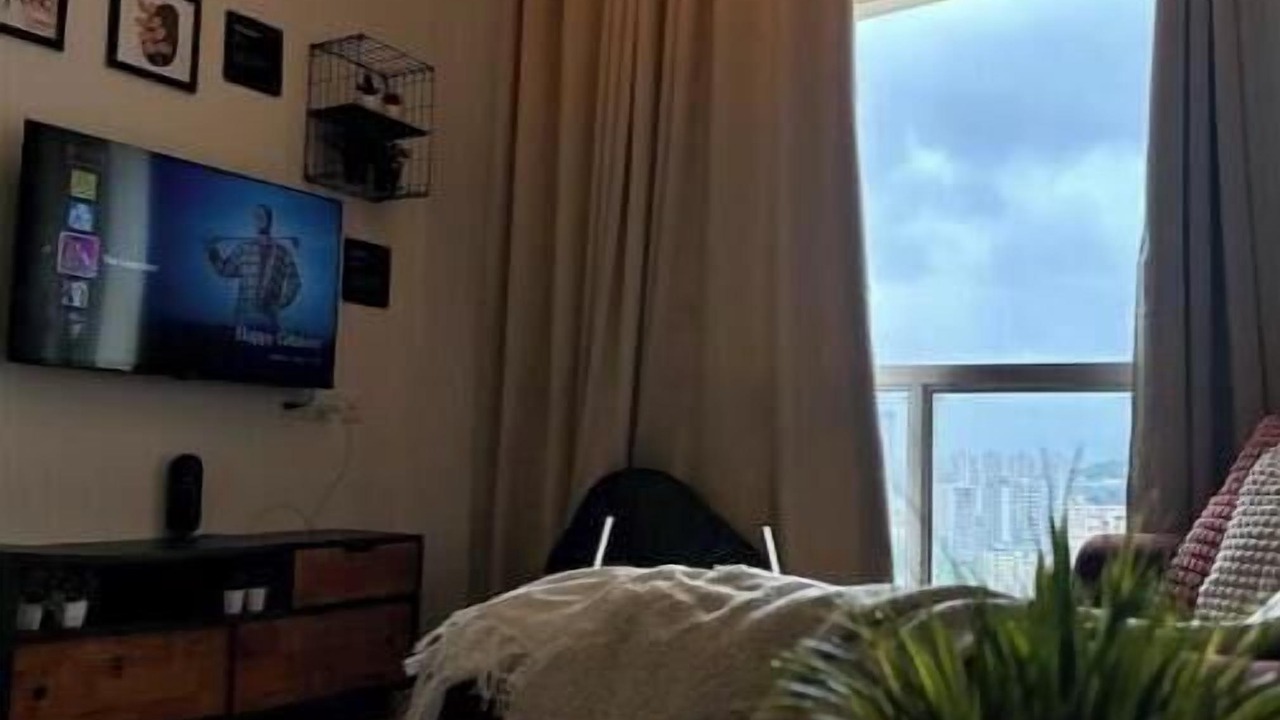 Photo of Livingroom in Thane West