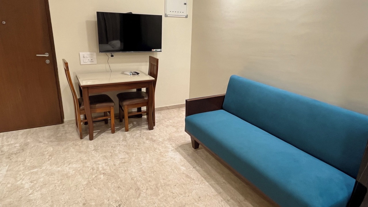 Photo of Livingroom in Thane West