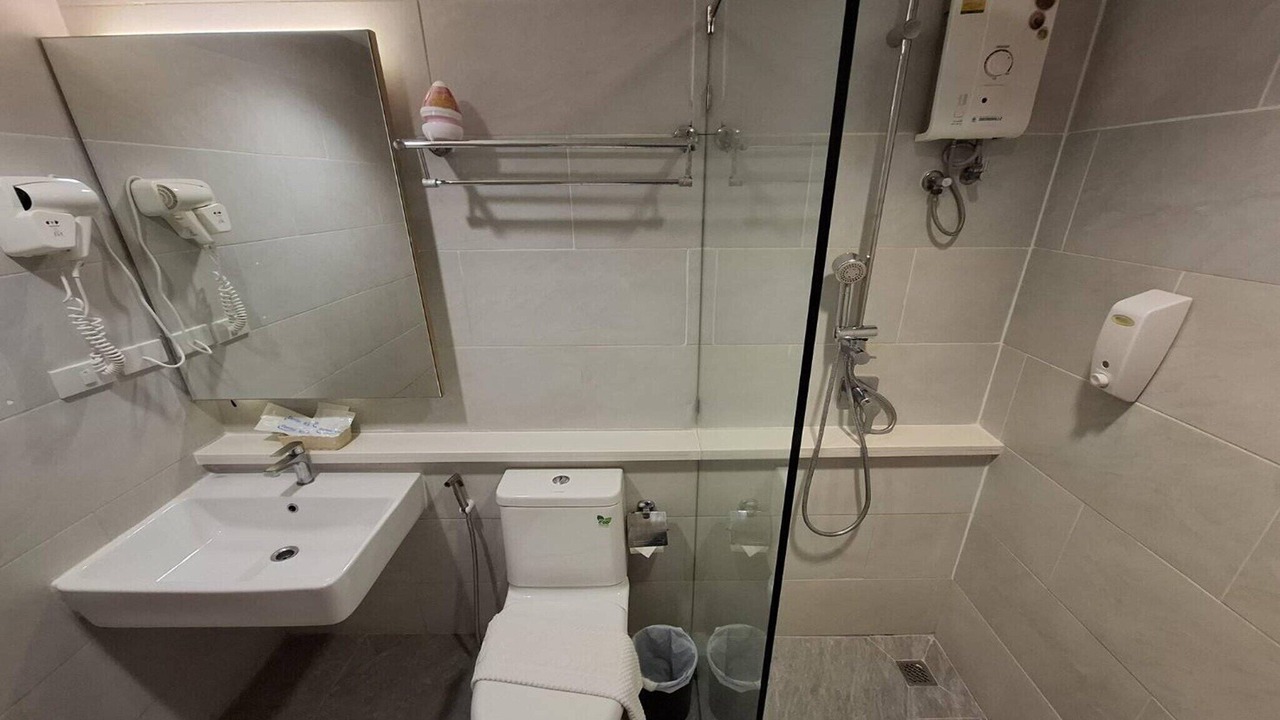 Photo of Bathroom in Thanon Phaya Thai