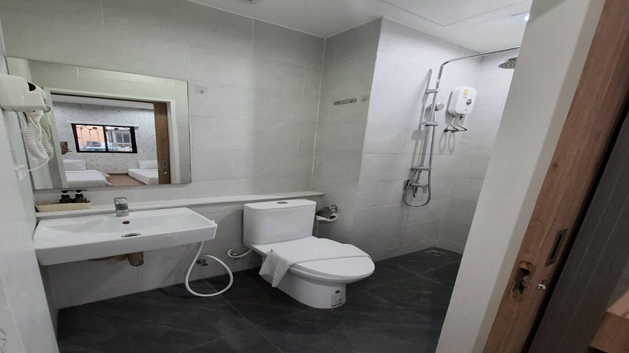 Photo of Bathroom in Thanon Phaya Thai