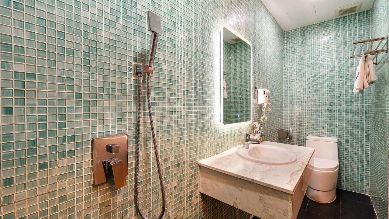 Photo of Bathroom in District 10