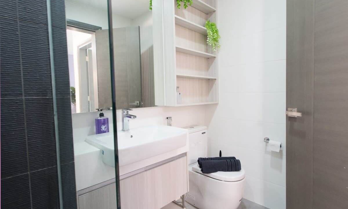 Photo of Bathroom in Central District