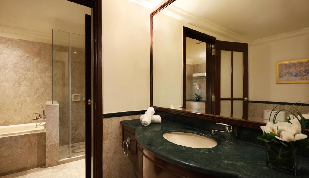 Photo of Bathroom in Imbi