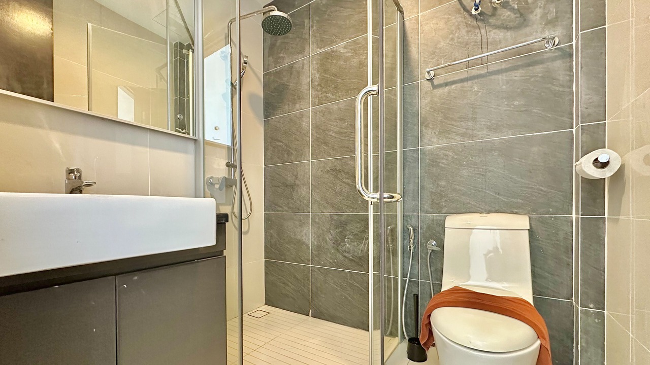 Photo of Bathroom in Central District