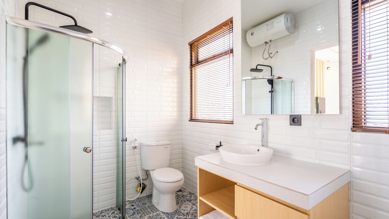 Photo of Bathroom in Mumbul
