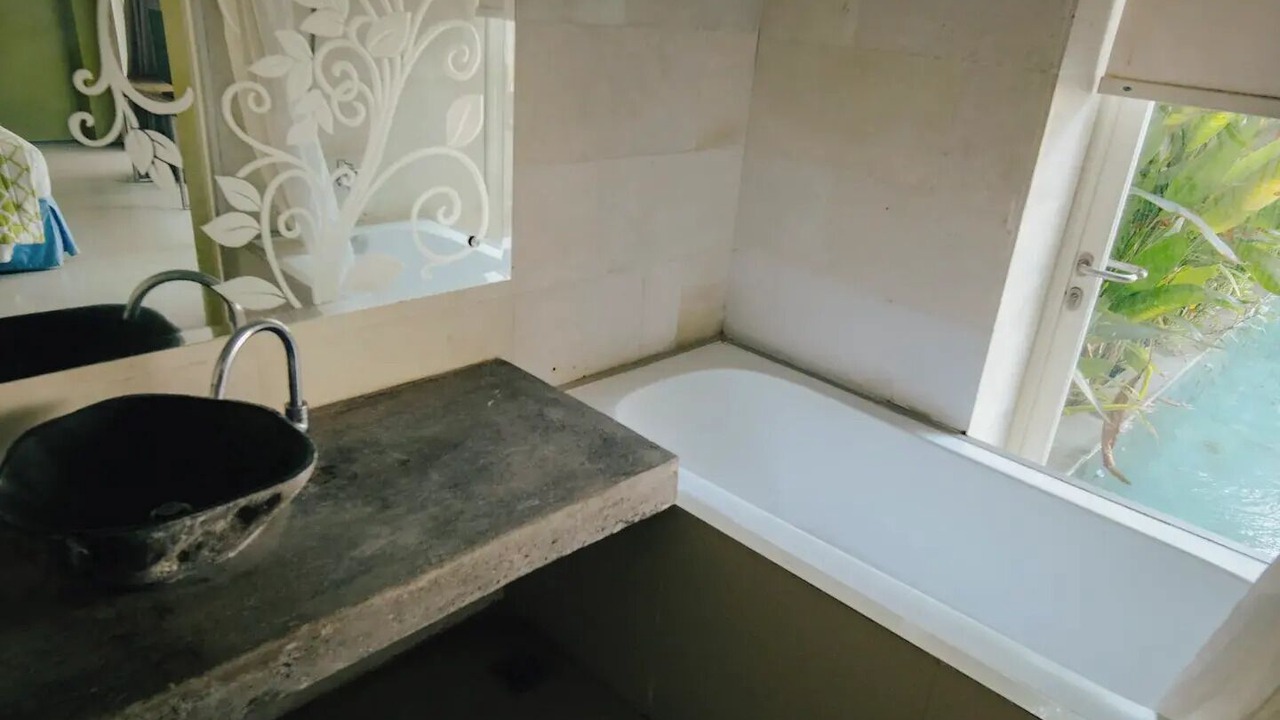 Photo of Bathroom in Mumbul