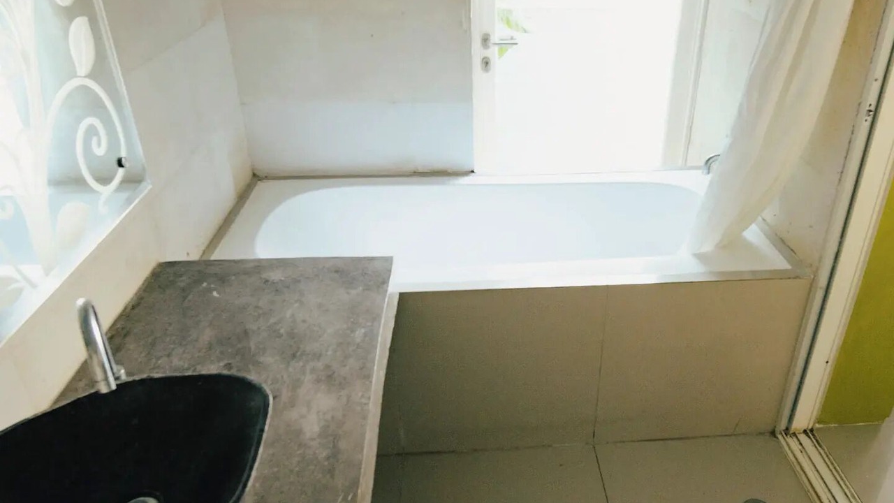 Photo of Bathroom in Mumbul