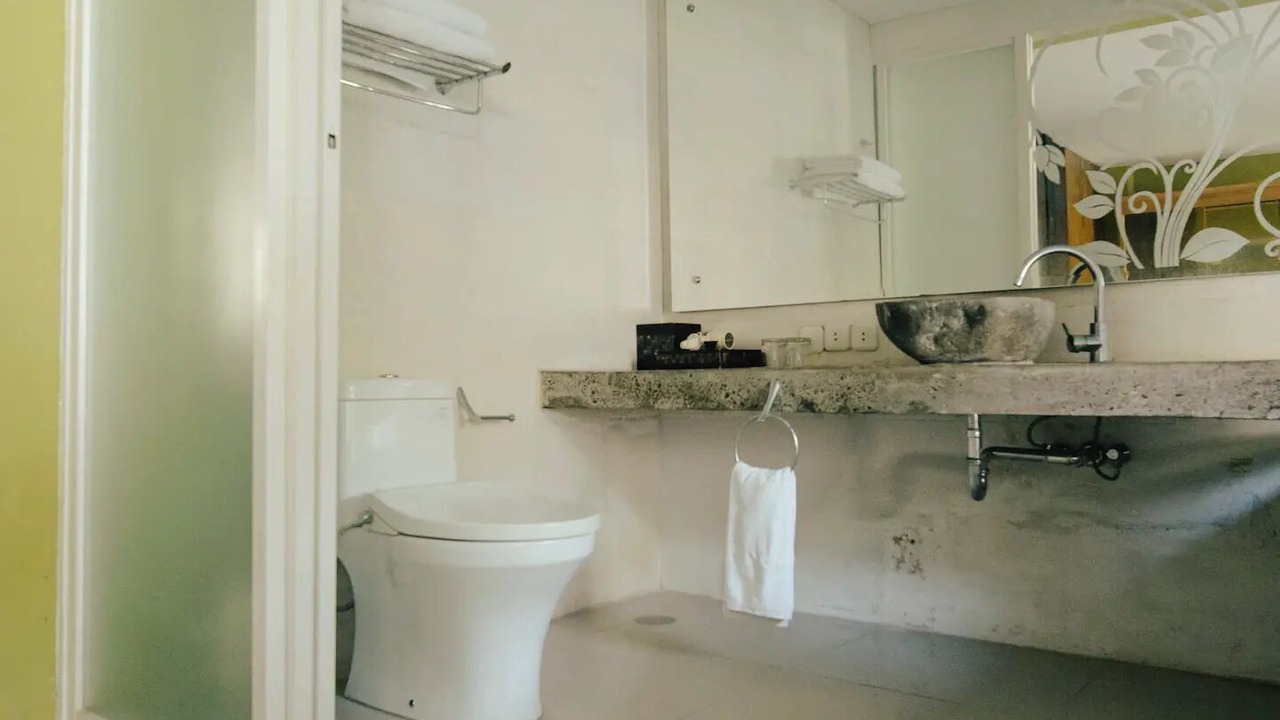 Photo of Bathroom in Mumbul