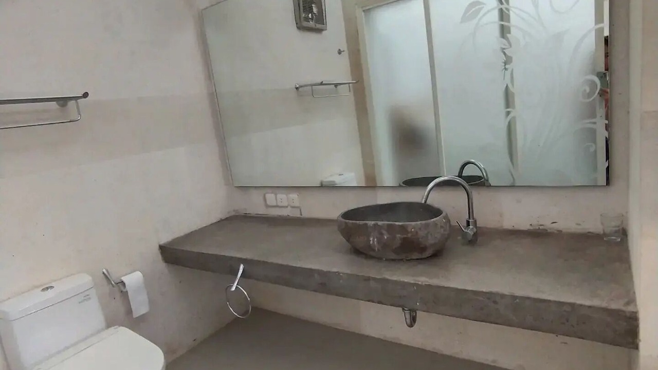 Photo of Bathroom in Mumbul