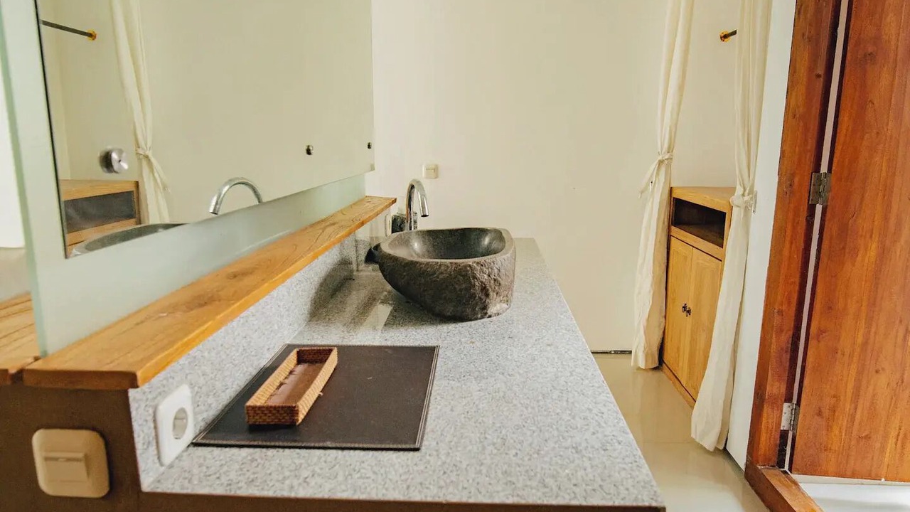 Photo of Bathroom in Mumbul