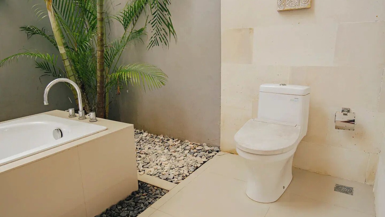 Photo of Bathroom in Mumbul