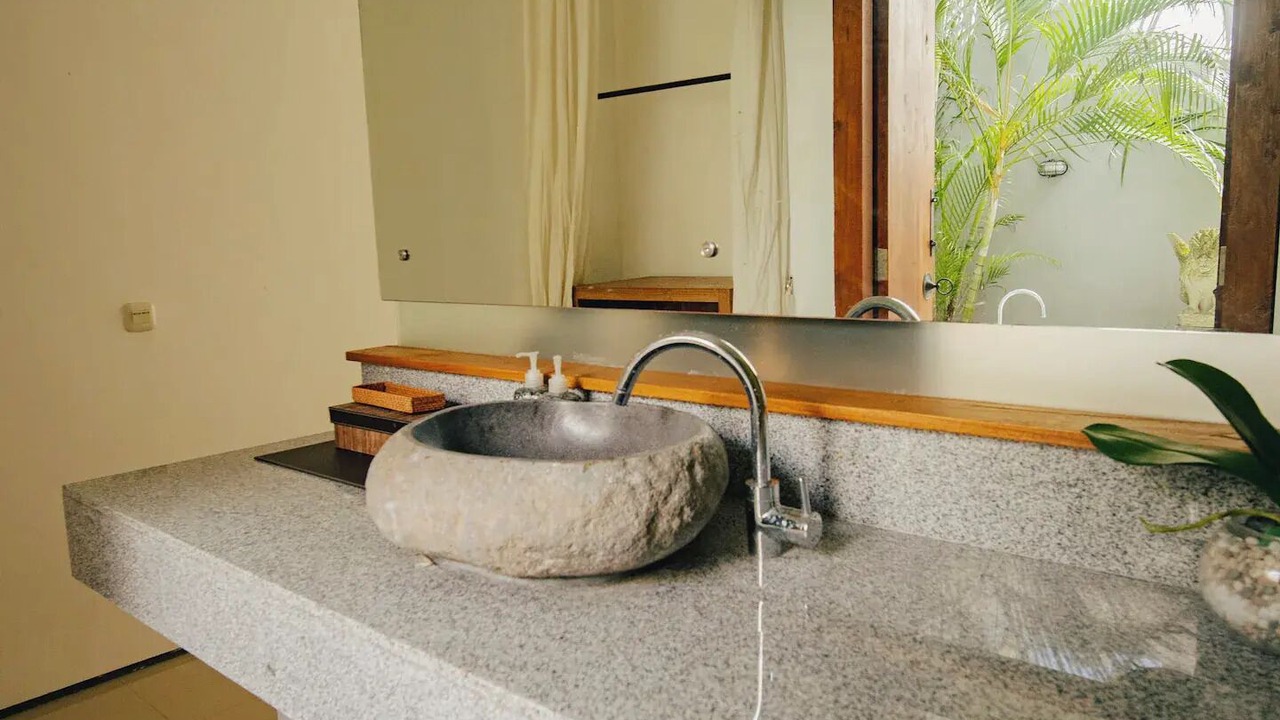 Photo of Bathroom in Mumbul